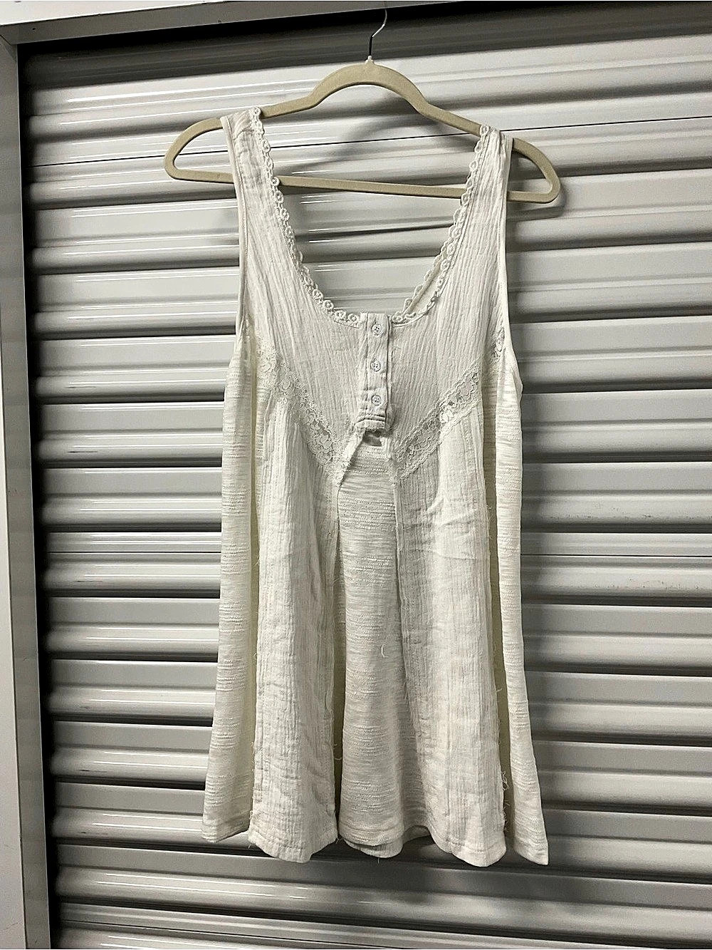 POL Lace Trim Tank Top in Cream Size Small Like New